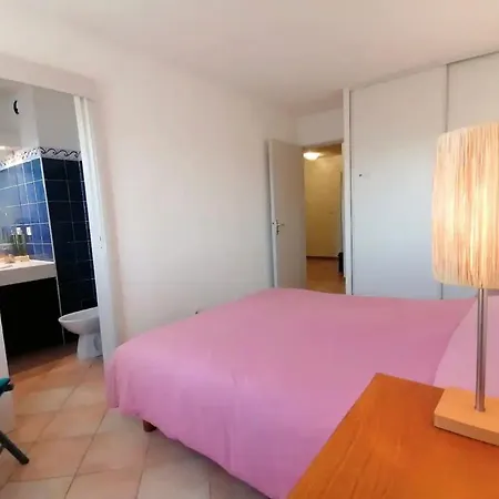 Cozy - 350 From The Sea - And Bright With Balcony - *