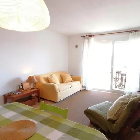 Cozy - 350 From The Sea - And Bright With Balcony -