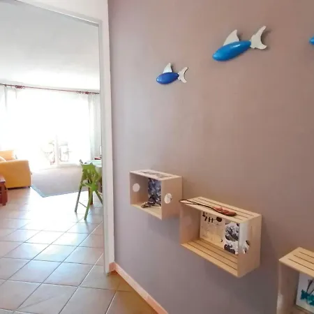 Cozy - 350 From The Sea - And Bright With Balcony - Appartement Antibes