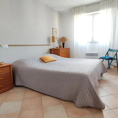 Cozy - 350 From The Sea - And Bright With Balcony - * Antibes